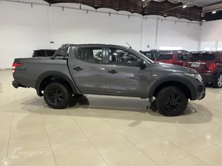 L200 TRITON 2.4 16V Turbo Sport Outdoor GLS CD 4X4