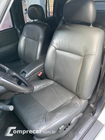 S10 2.4 MPFI Executive 4X2 CD 8V