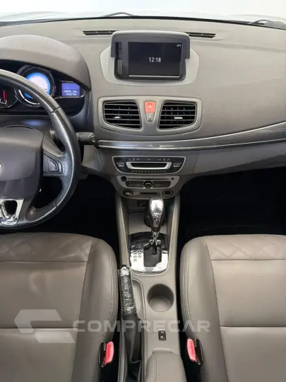 RENAULT FLUENCE Sedan Privilège 2.0 16V FLEX Aut
