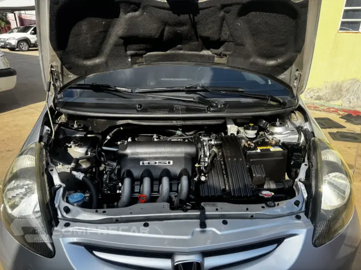 Fit 1.4 16V 4P LX FLEX