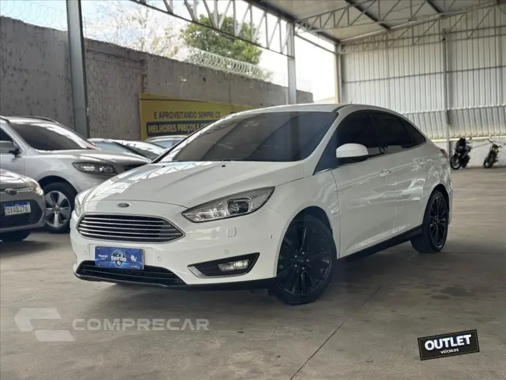 FOCUS 2.0 TITANIUM FASTBACK 16V FLEX 4P POWERSHIFT