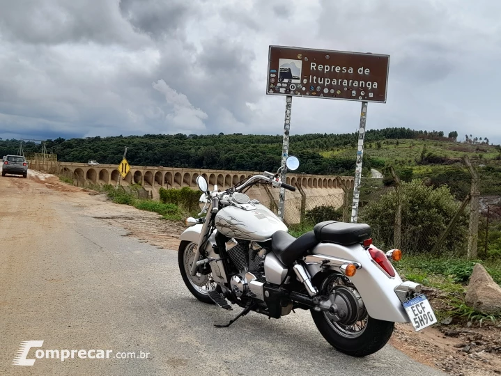 Shadow 750