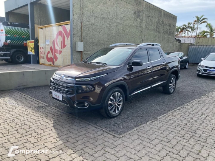 TORO 2.0 16V Turbo Freedom 4WD AT9