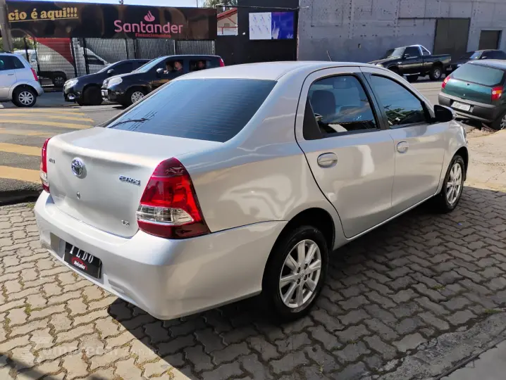ETIOS 1.5 X Plus Sedan 16V