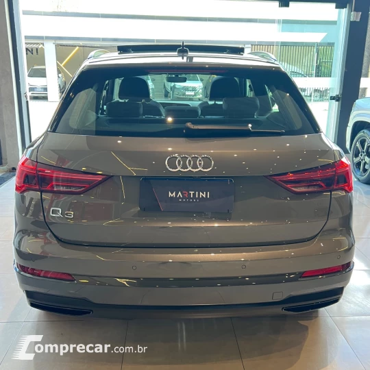 Q3 Black Ed. 1.4 TFSI Flex/Black S-tron.