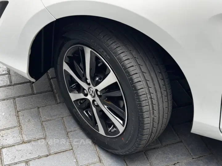YARIS 1.5 16V FLEX SEDAN XS CONNECT MULTIDRIVE
