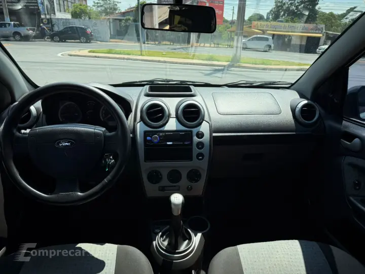 FIESTA 1.6 MPI Class Sedan 8V