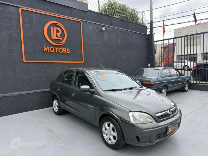 CORSA 1.4 MPFI Premium Sedan 8V