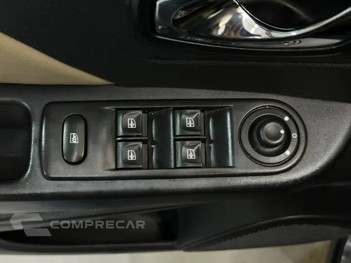 CAPTUR Life 1.6 16V Flex 5p Aut.