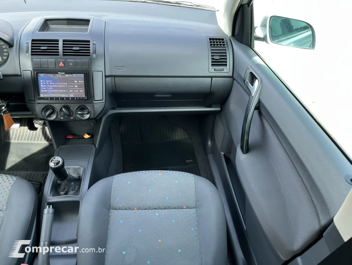 POLO SEDAN 1.6 8V