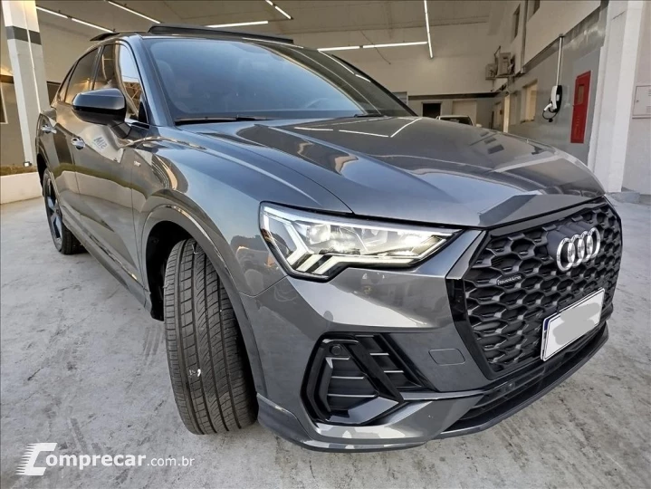 Q3 2.0 40 TFSI Performance Black Quattro