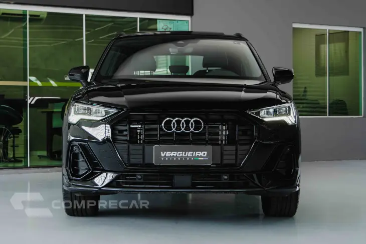Q3 2.0 40 TFSI Performance Black Quattro