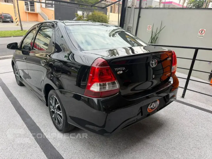 ETIOS PLATINUM Sed. 1.5 Flex 16V 4p Aut.