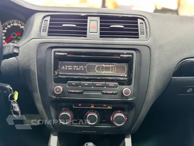 JETTA - 2.0 COMFORTLINE 4P MANUAL