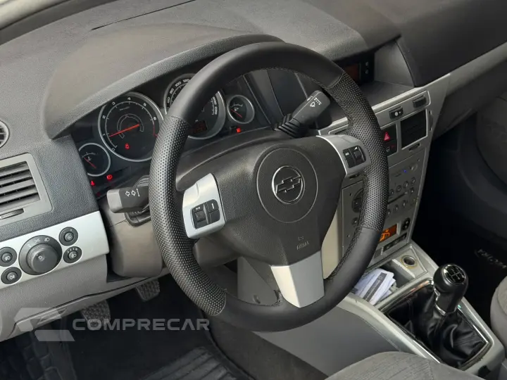 VECTRA 2.0 MPFI Elegance 8V