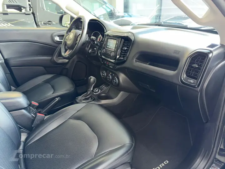 TORO 2.0 16V Turbo Freedom 4WD AT9