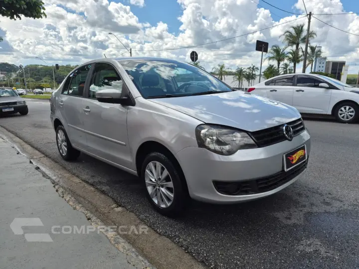 POLO SEDAN 1.6 8V