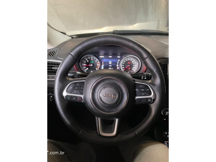 COMPASS 2.0 16V DIESEL TRAILHAWK 4X4 AUTOMÁTICO