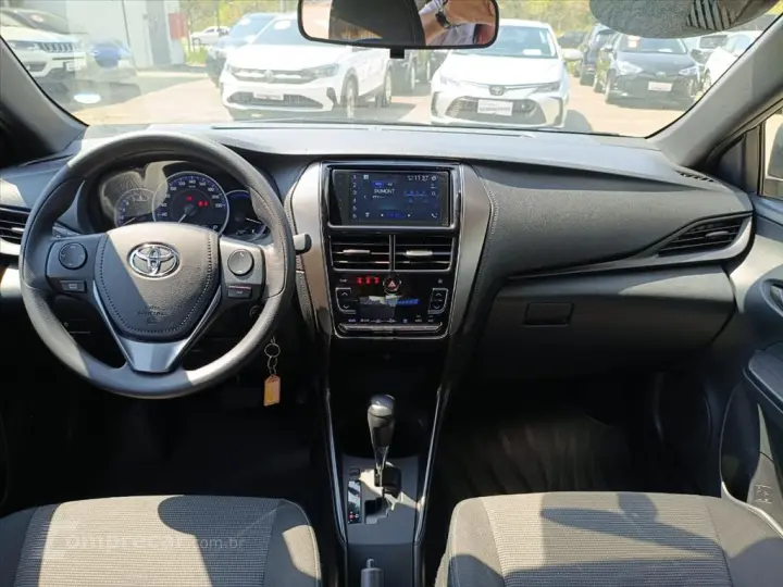 YARIS 1.5 16V FLEX XL MULTIDRIVE