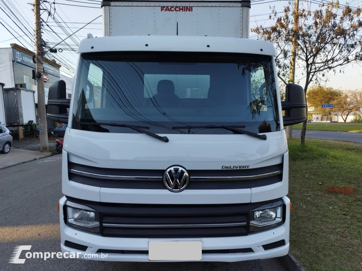 Delivery Express+  2.8 Prime + Baú Facchini