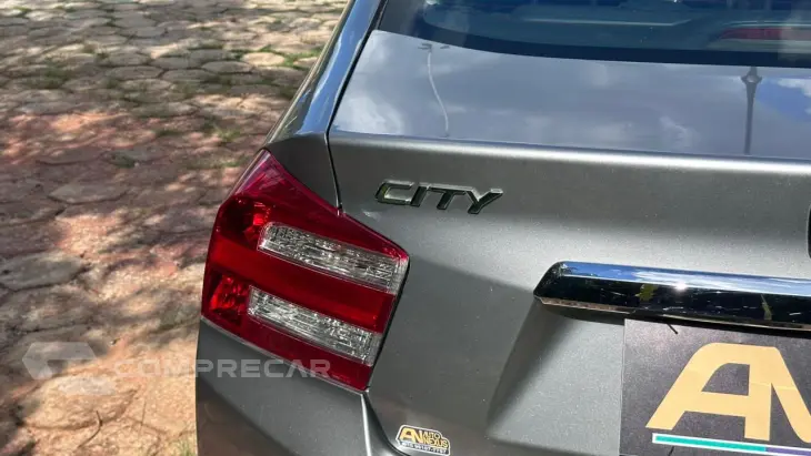 CITY 1.5 LX Sedan 16V