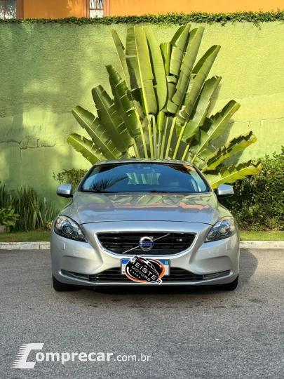 V40 2.0 T4 Momentum