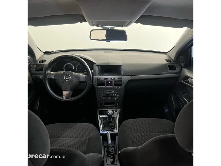 VECTRA 2.0 MPFI GT HATCH 8V FLEX 4P MANUAL