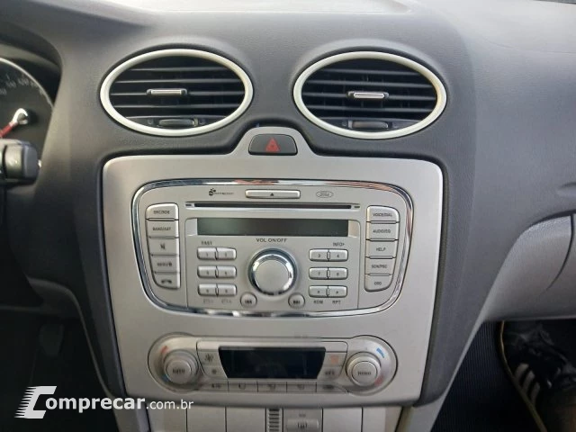 FOCUS SEDAN - 2.0 GLX SEDAN 16V 4P MANUAL