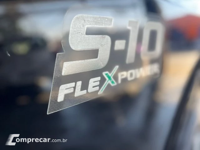 S10 - 2.4 MPFI EXECUTIVE 4X2 CD 8V 4P MANUAL