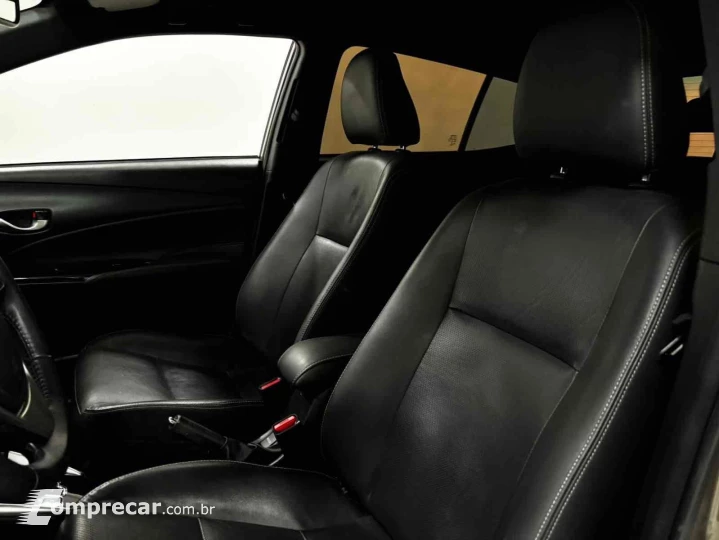 YARIS 1.5 16V FLEX XLS CONNECT MULTIDRIVE