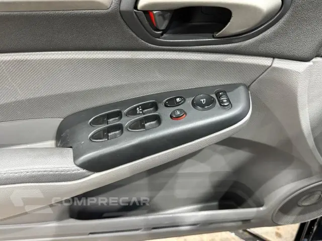 CIVIC - 1.8 EXS 16V 4P AUTOMÁTICO