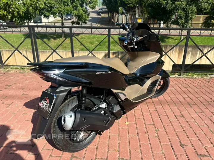 PCX 160 DLX ABS