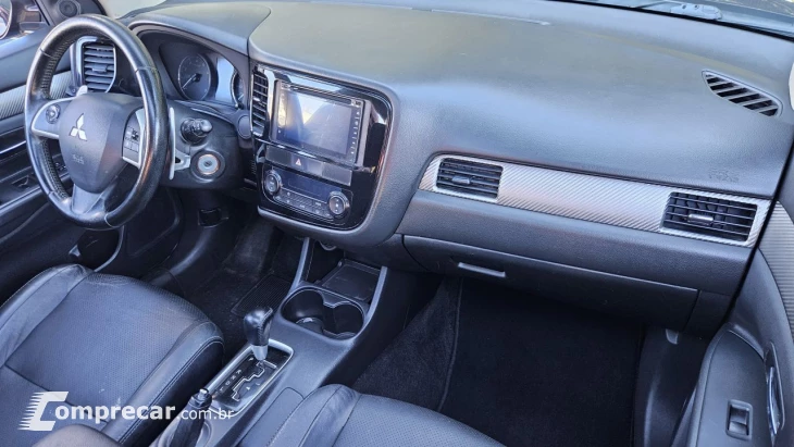 OUTLANDER 2.0 16V 160cv Aut.