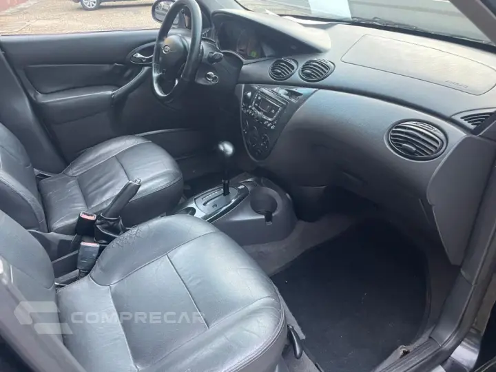 Focus Ghia  2.0 16V/ 2.0 16V Flex 5p Aut