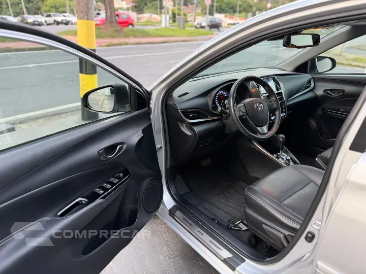 Yaris 1.5 16V Flex Sedan Xls Connect Multidrive