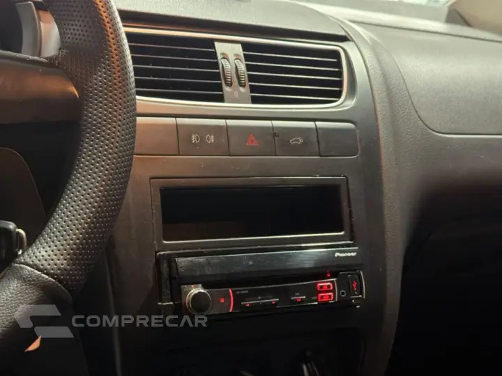 CROSSFOX 1.6 MI FLEX 8V 4P MANUAL