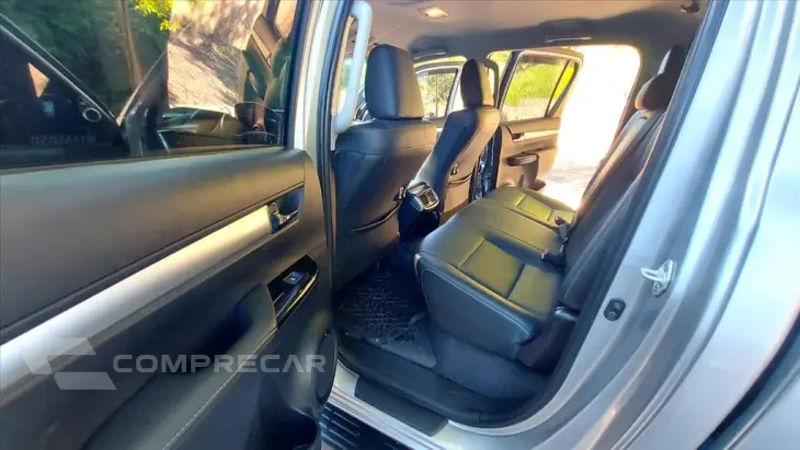 HILUX 2.8 D-4D TURBO DIESEL CD SRX 4X4 AUTOMÁTICO