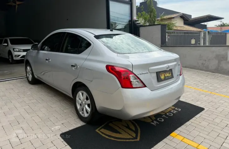 VERSA SL 1.6 16V Flex Fuel 4p Mec.