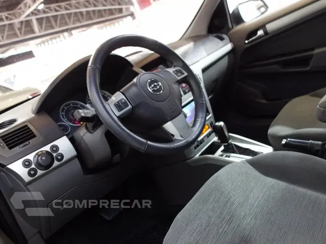 VECTRA SEDAN - 2.0 MPFI ELEGANCE 8V 140CV 4P AUTOMÁTICO