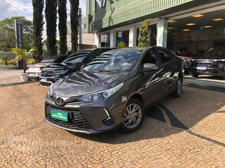 Yaris 1.5 16V Flex Sedan Xs Connect Multidrive