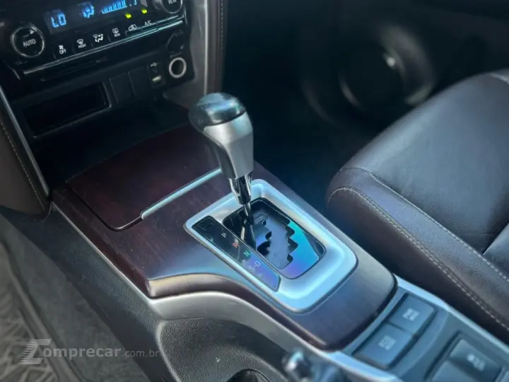 HILUX SW4 2.7 SRV 7 LUGARES 4X2 16V FLEX 4P AUTOMÁTICO