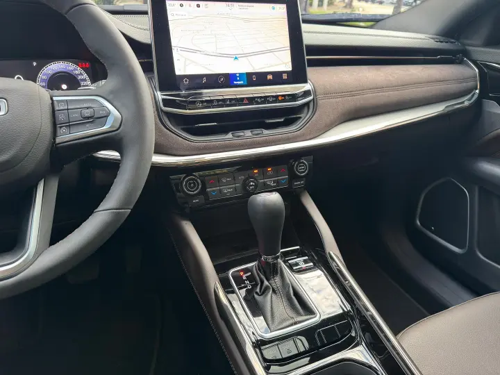 Commander 1.3 T270 Turbo Flex Overland At6