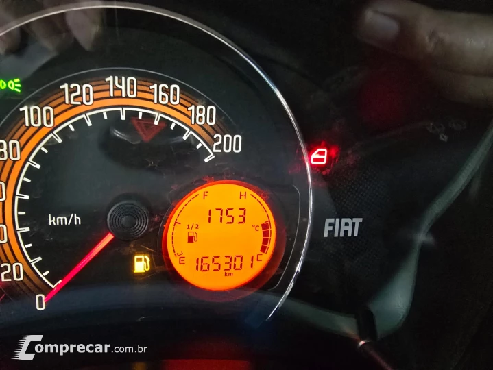 Uno Attractive 1.4 8V (Flex) 4p
