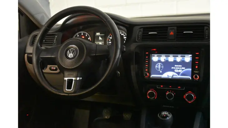 JETTA - 2.0 COMFORTLINE 4P MANUAL