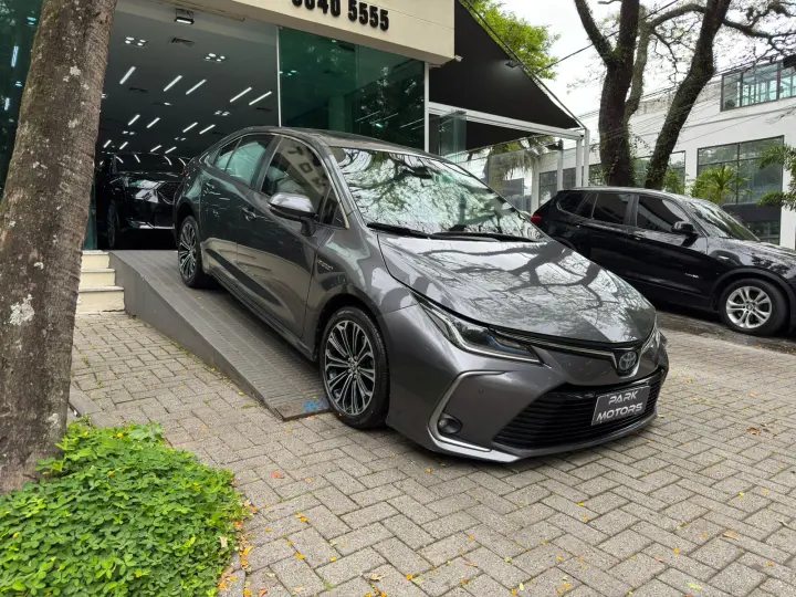 COROLLA 1.8 VVT-I Hybrid Altis Premium