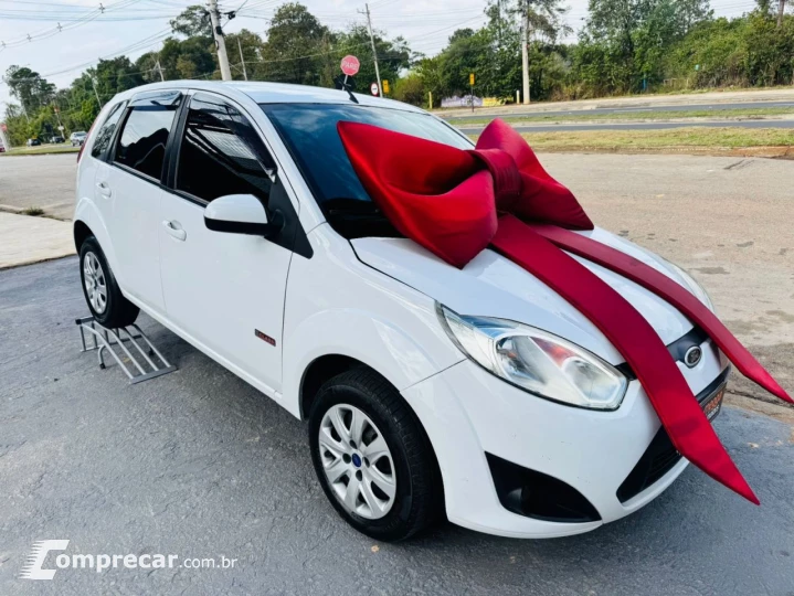 FIESTA 1.6 MPI Class Hatch 8V