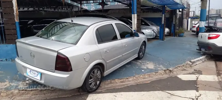 ASTRA 2.0 SFI CD Sedan 16V