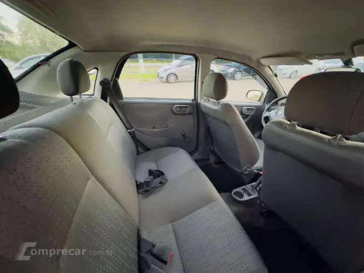 Corsa Sedan 1.4 4P MAXX FLEX