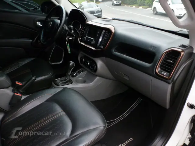 TORO 2.0 16V Turbo Volcano 4X4