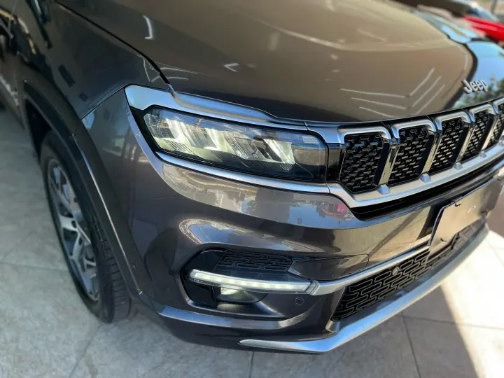 COMMANDER 1.3 T270 TURBO FLEX OVERLAND AT6